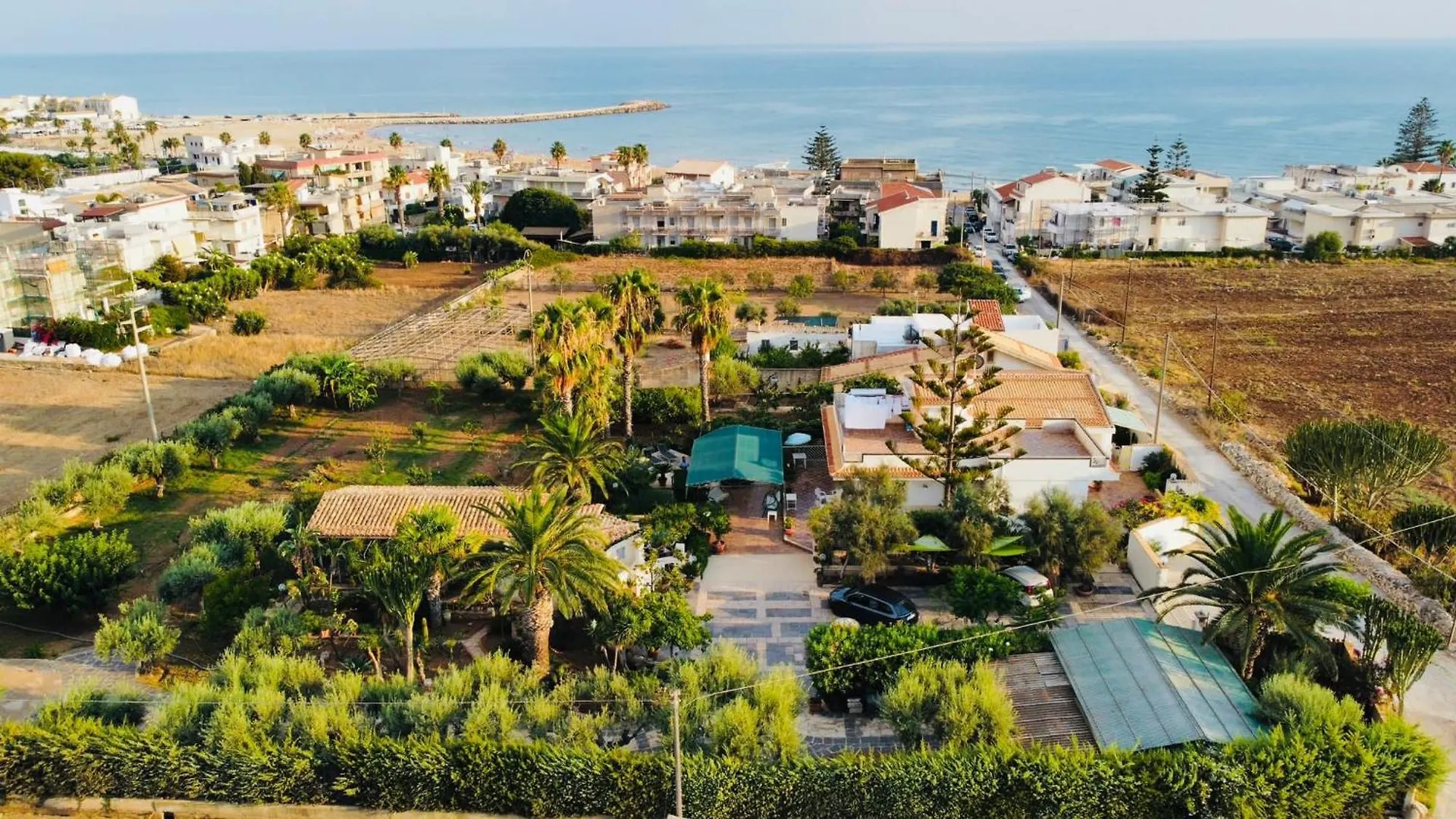 Guest house En-Suite Quadruple Room-Giardino A Mare Donnalucata